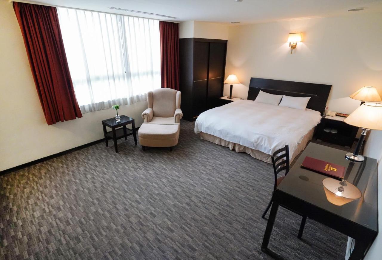 Herkang Hotel Taizhong Zewnętrze zdjęcie