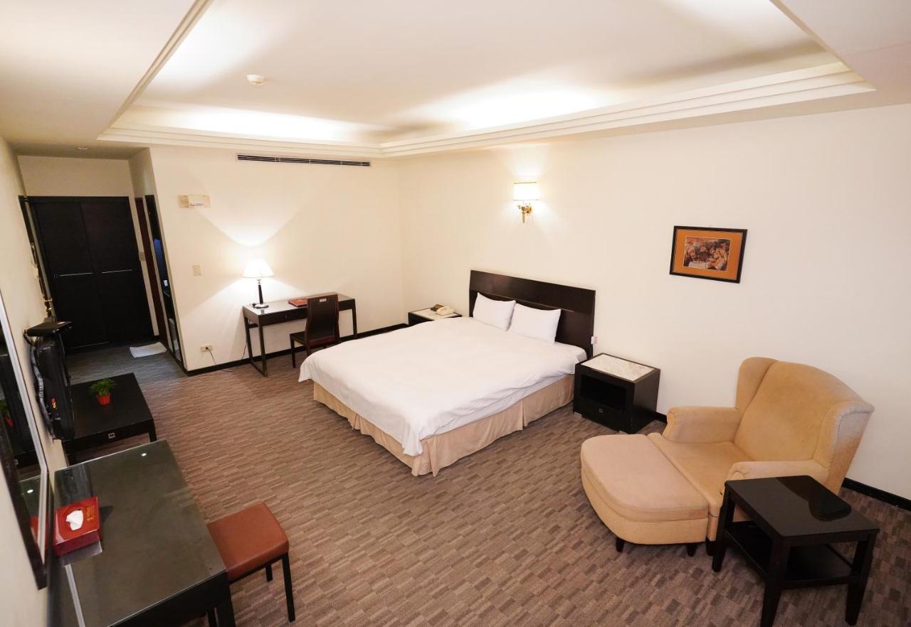 Herkang Hotel Taizhong Zewnętrze zdjęcie