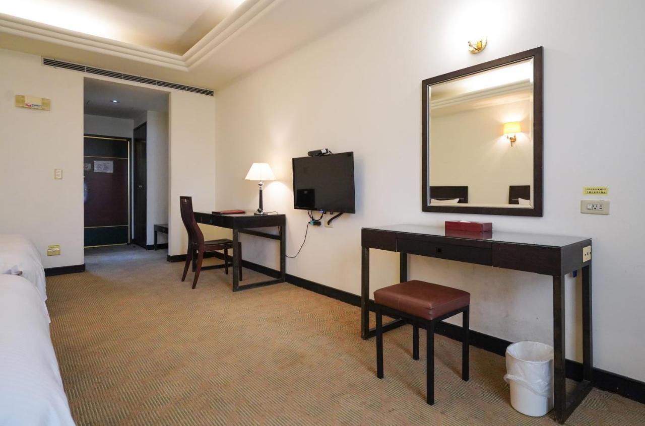 Herkang Hotel Taizhong Zewnętrze zdjęcie
