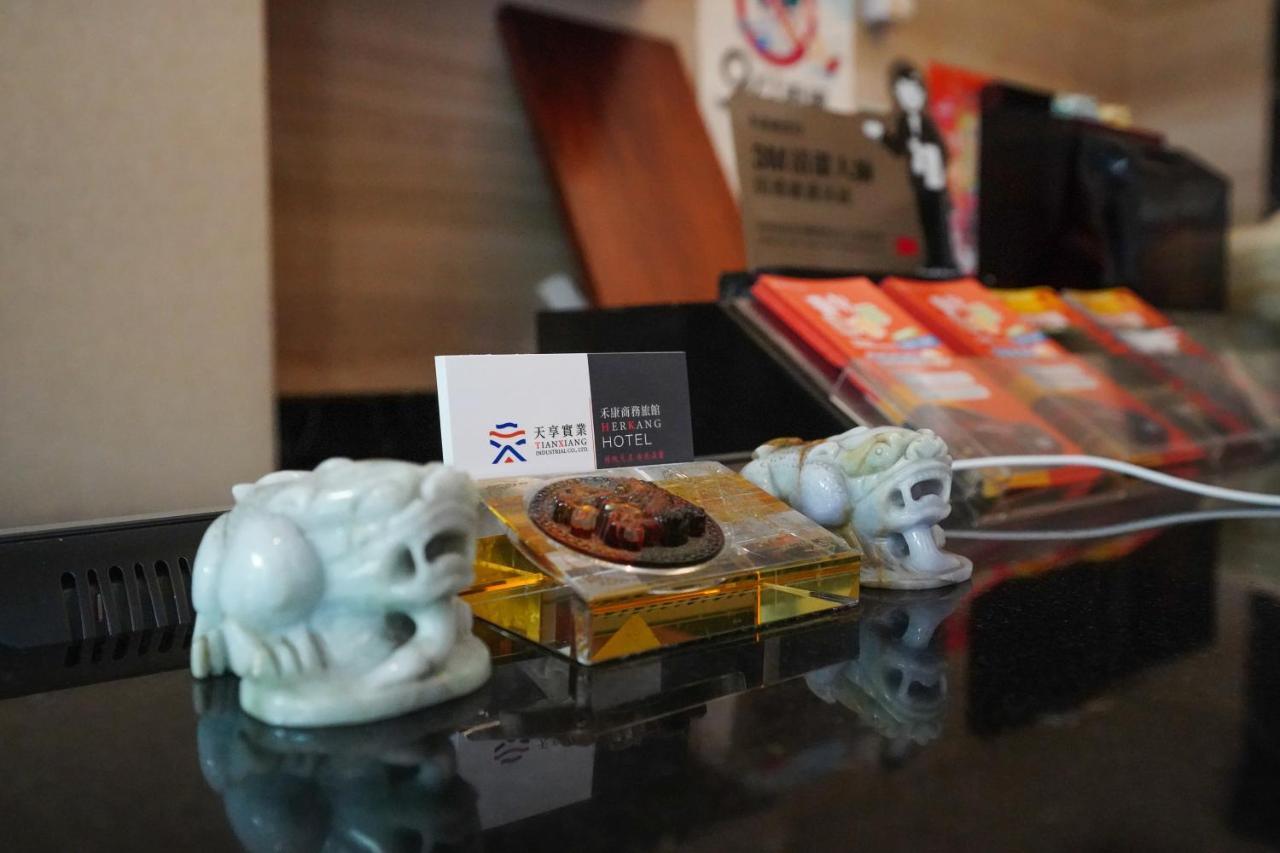 Herkang Hotel Taizhong Zewnętrze zdjęcie